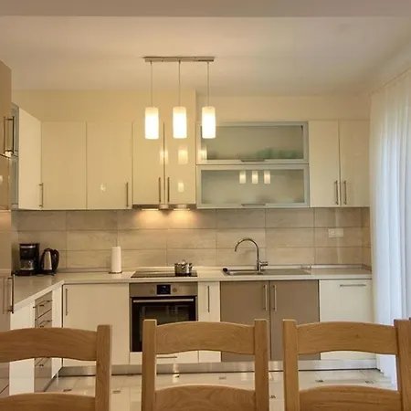 Дом отдыха Mit Privatpool Fuer 10 Personen Ca 200 Qm In Banjole, Istrien Istrische Riviera *