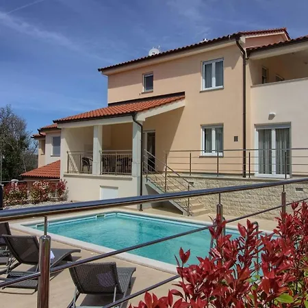 Mit Privatpool Fuer 10 Personen Ca 200 Qm In Banjole, Istrien Istrische Riviera Дом отдыха *