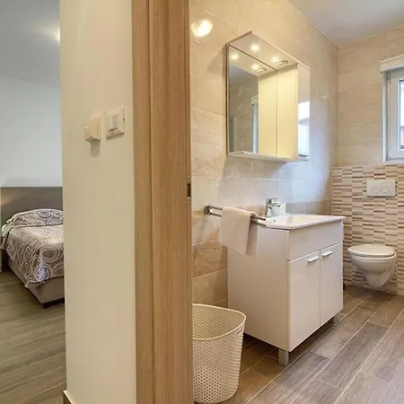 Mit Privatpool Fuer 10 Personen Ca 200 Qm In Banjole, Istrien Istrische Riviera Дом отдыха Банджоле