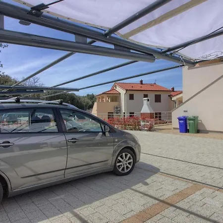 Mit Privatpool Fuer 10 Personen Ca 200 Qm In Banjole, Istrien Istrische Riviera Банджоле