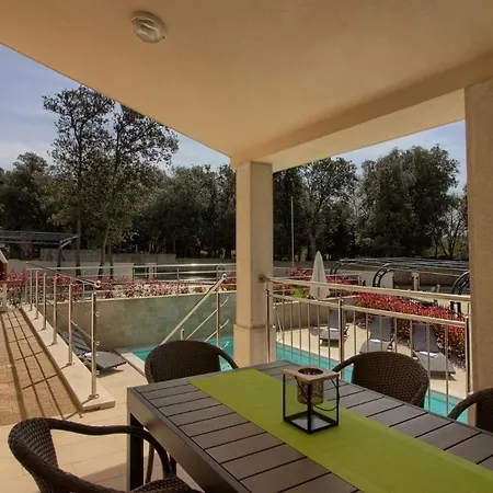 Mit Privatpool Fuer 10 Personen Ca 200 Qm In Banjole, Istrien Istrische Riviera Дом отдыха